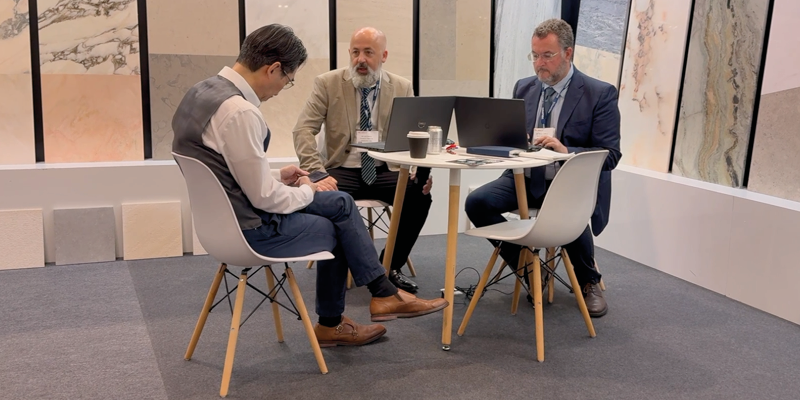 Stone & Surfaces Showv